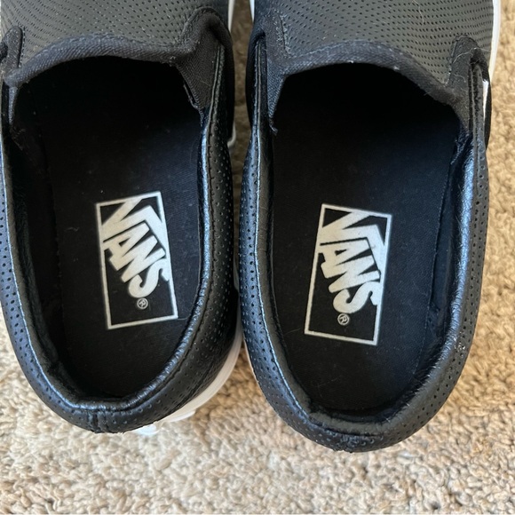 Vans Classic Slip-On Perf Leather Shoe in Black Size 6.0 - Picture 9 of 11